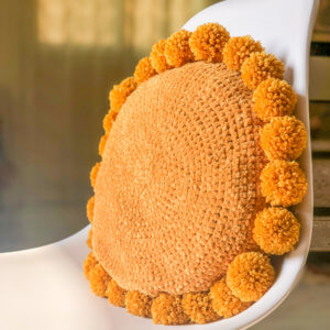 Read more about the article Sunshine Crochet Pillow Case – Free  Pattern.