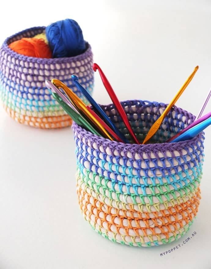 This image has an empty alt attribute; its file name is crochet-basket-finished2.jpg